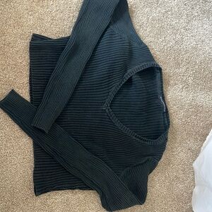 Brandy Melville cropped black sweater-used